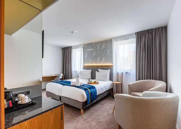 Brit Hotel Privilege Paris Rosny-Sous-Bois