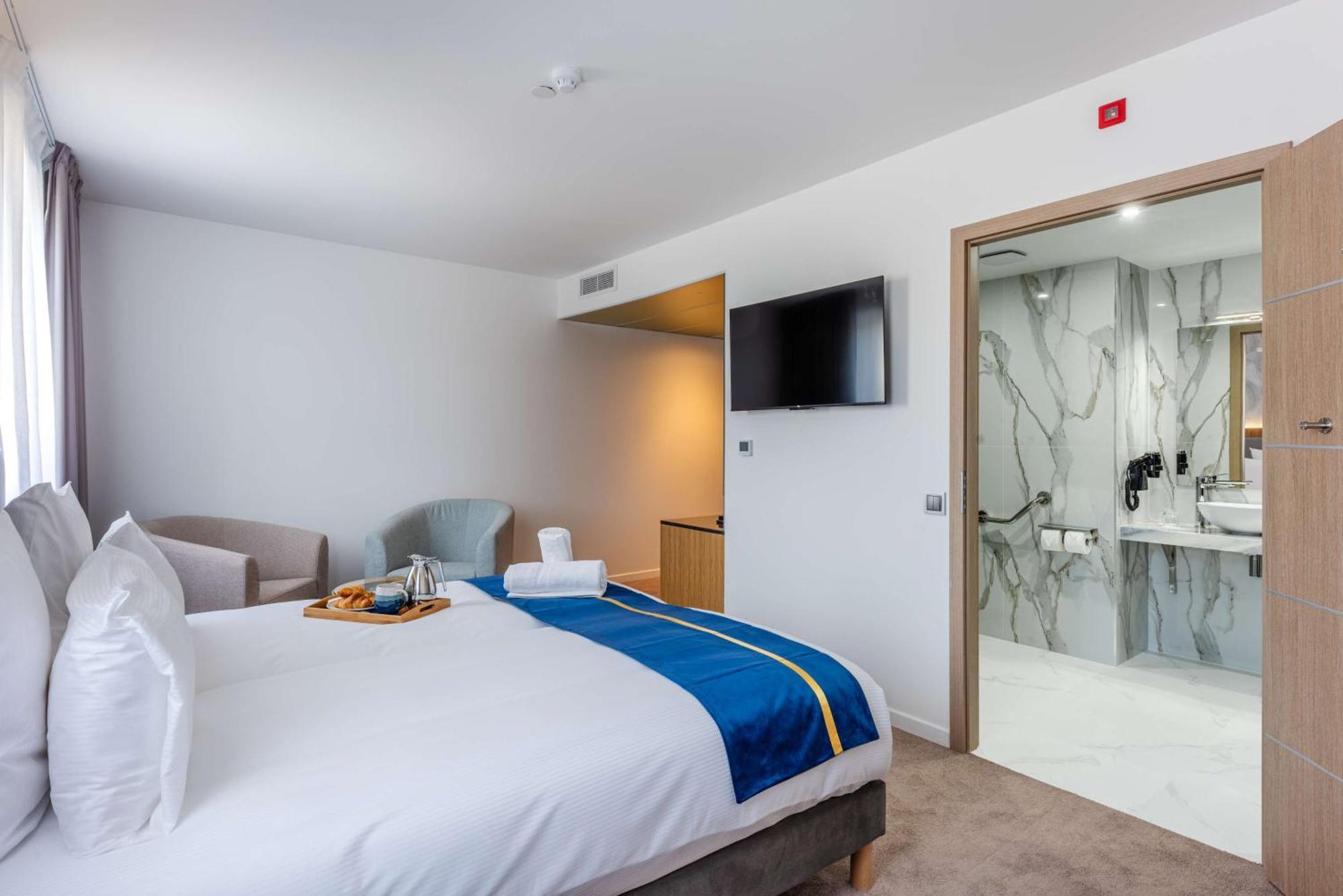 Brit Privilege Paris 4* Rosny-sous-Bois